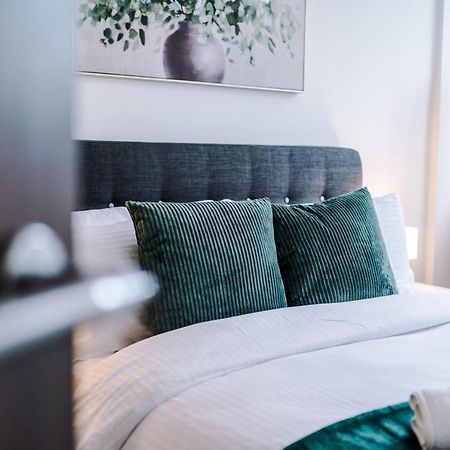 Manchester Stylish Haven: 2-Bed City Apartment Exterior photo