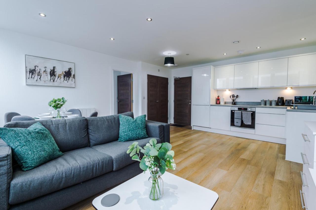 Manchester Stylish Haven: 2-Bed City Apartment Exterior photo